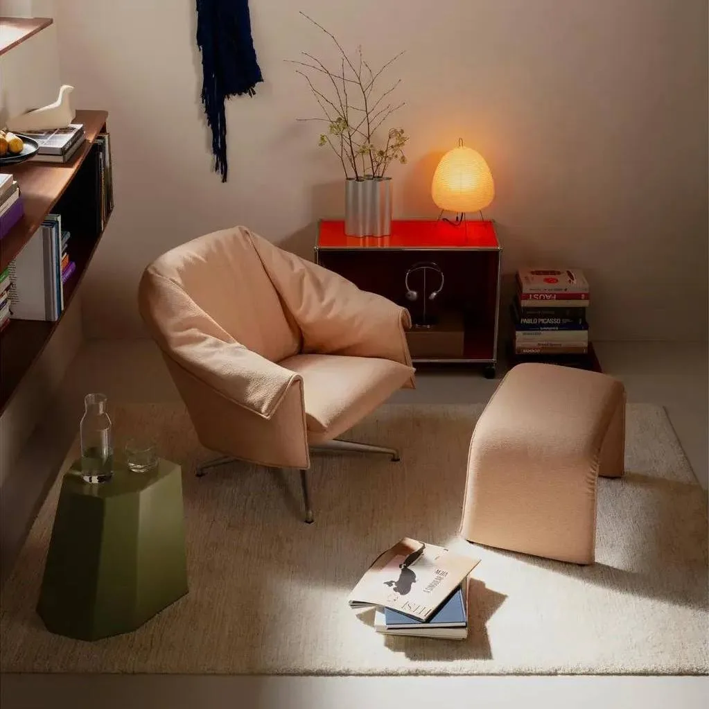 Vitra привезла на 3 Days of Design в Копенгагене кресло Bascule. Его придумали в берлинском бюро Stu