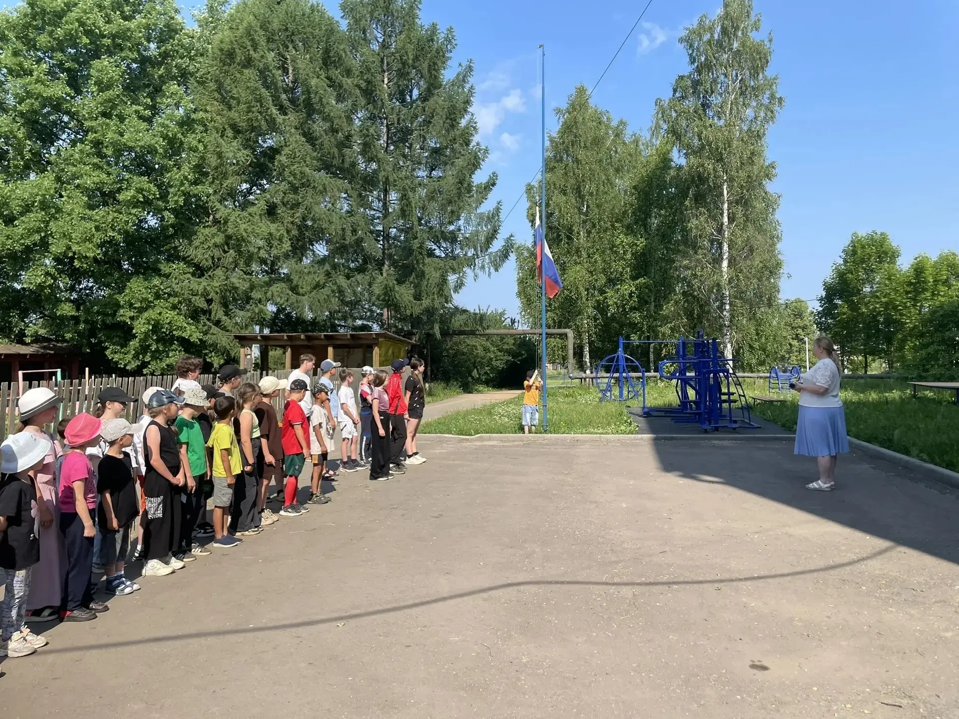 🎉🏕 10-й день пришкольного лагеря подарил ребятам море ярких эмоций, новых достижений и настоящей д