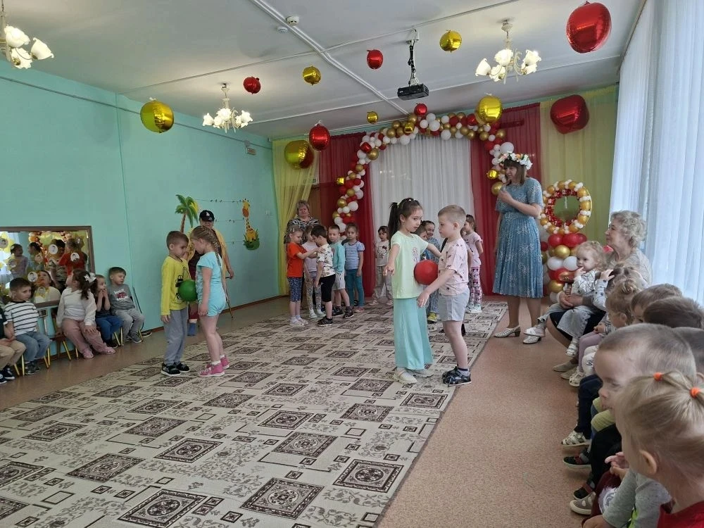 1 июня в нашем детском саду прошёл весёлый и яркий праздник, посвящённый Дню защиты детей. В гости к