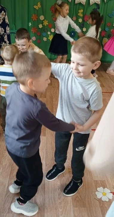 Праздник детства состоялся! ✨

29 июня в ГБДОУ ЛНР «Ясли‑сад «Барвинок» прошёл чудесный праздник ко 