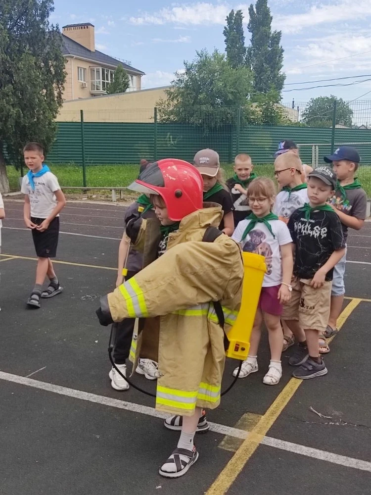 🎉 БЕЗОПАСНОЕ ЛЕТО — ЭТО ВЕСЕЛО! 🎉

В пришкольном лагере «Улыбка» на базе МБОУ СОШ №13 прошёл не пр