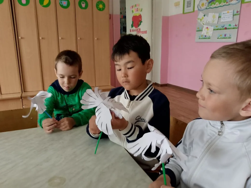 🕊️Голубь Мира – символ Победы».🕊️

В преддверии Дня Поб­еды для воспитанников был проведен мастер-