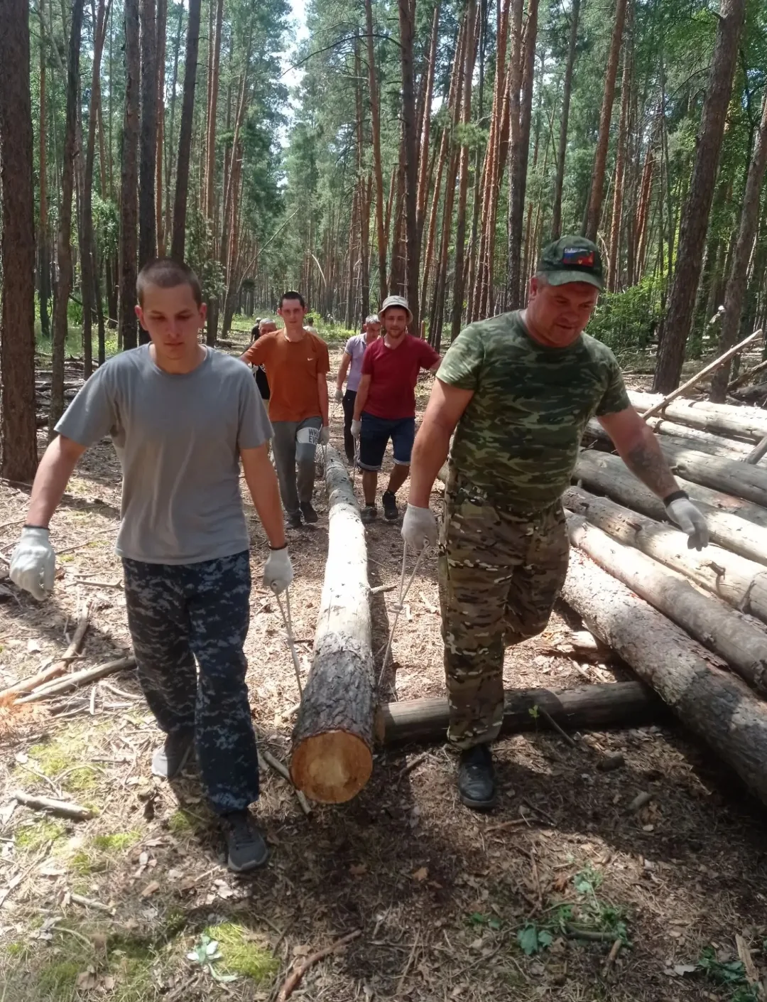 Приглашаем на поляну мужчин 🤝
Завтра состоится заготовка леса для нужд СВО.
Сбор в Песках у Катюши 