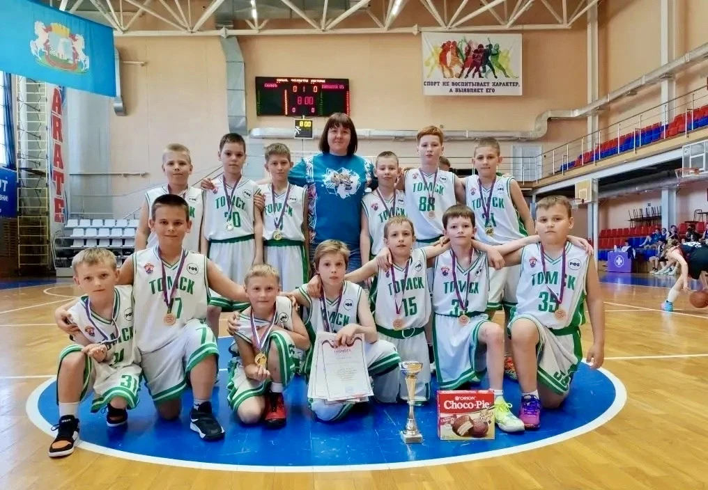 #СПОРТ_55

🏆 Ученик гимназии № 55 Иван Непочатов и сборная команда Томска стали чемпионами межрегио