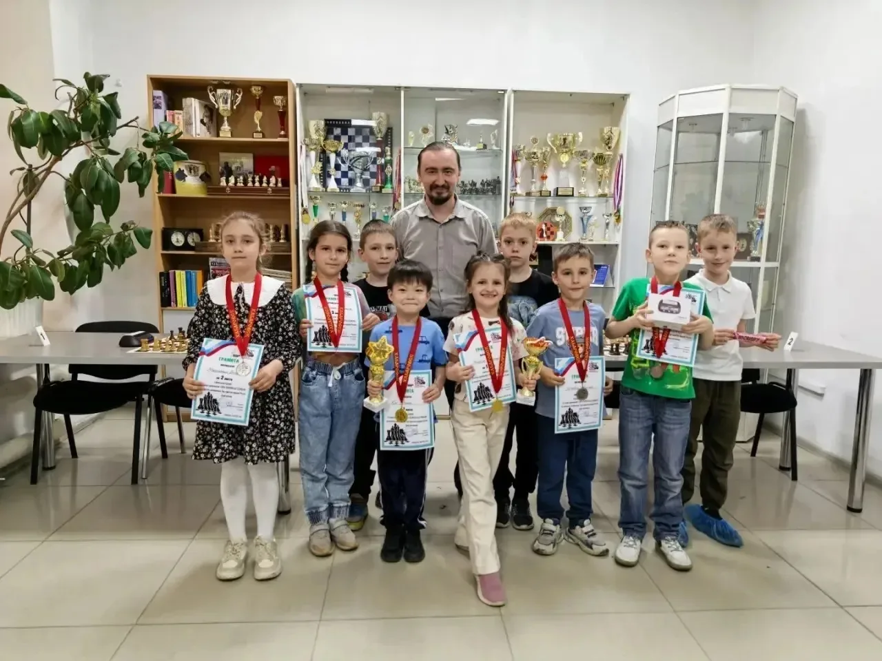 ♟️ Наши в финале «Лиги первоклассников»: у Мишкиной Елизаветы — золото!

🎉В городском шахматном цен