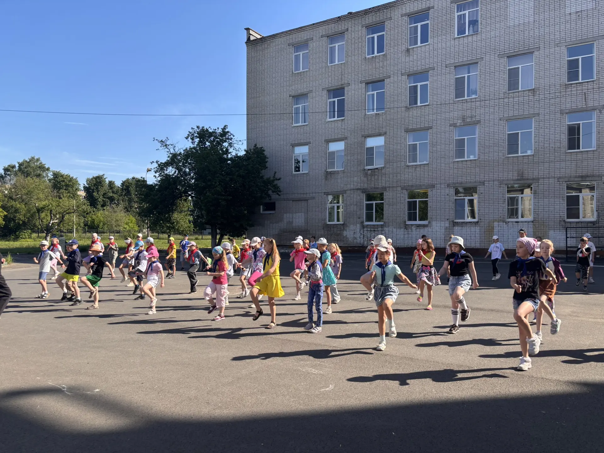 Сегодняшний день был наполнен яркими событиями, новыми открытиями и настоящей дружбой🔥
Программа бы