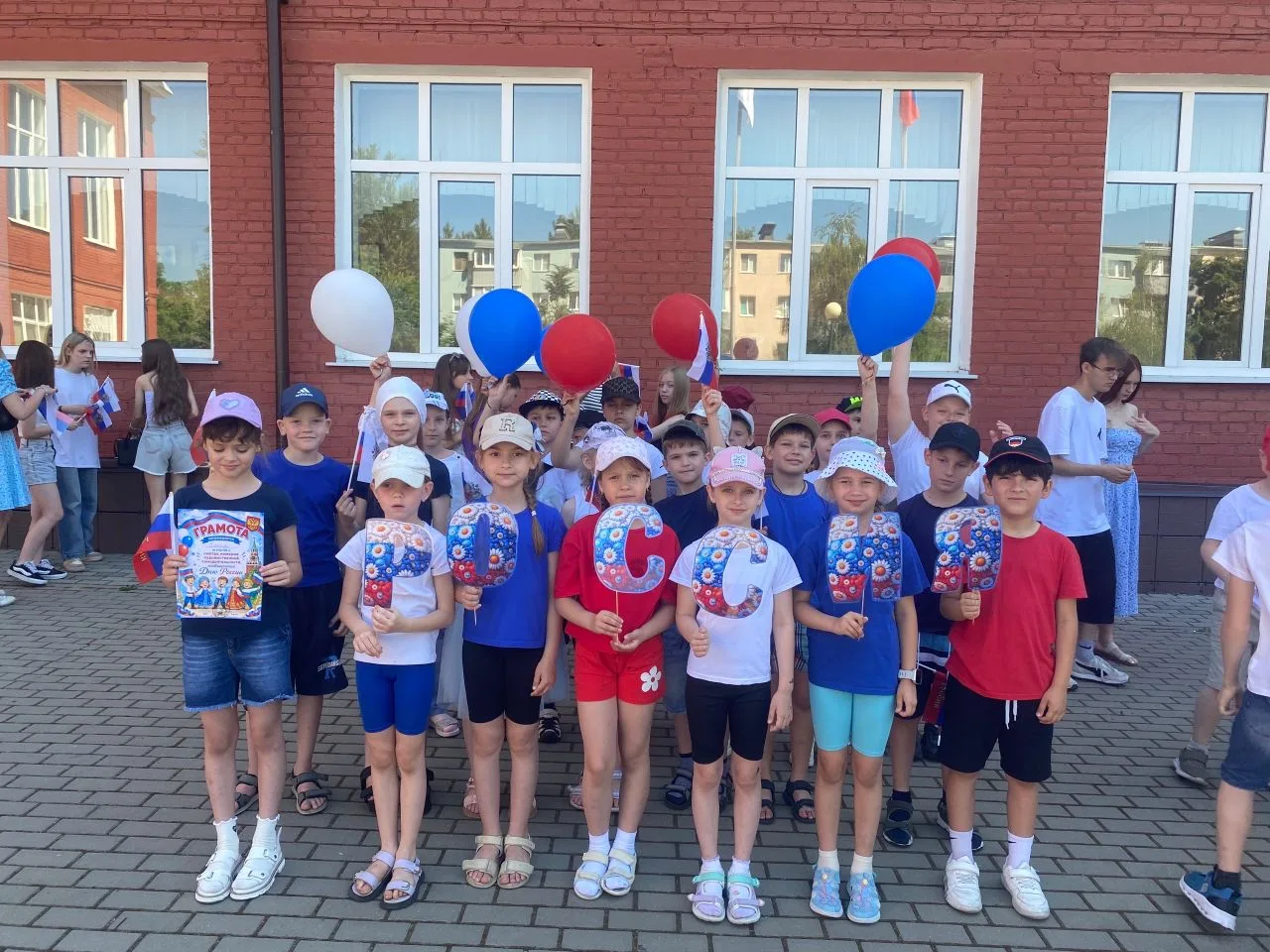 🌟 9️⃣ день в 3 отряде «Смайлики» начался с бодрой зарядки — наши «смайлики» размялись, зарядились э