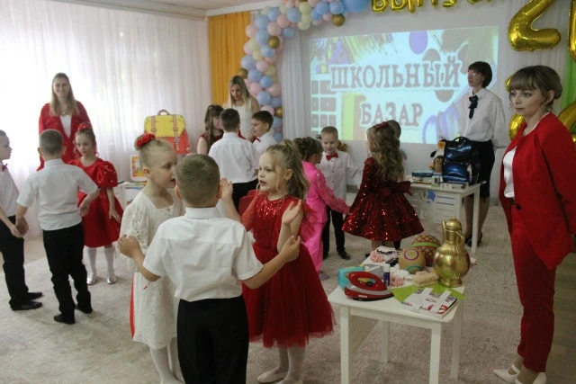 🌈ПЕШКОМ ПО РАДУГЕ
💯Радостный и светлый выпускной праздник отзвенел сегодня в нашем зале!
🎒Гостепр