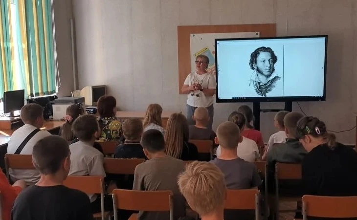 Вспоминаем А. С. Пушкина
📚
Сегодня, в День русского языка, в нашем лагере "Краски лета" прошло меро