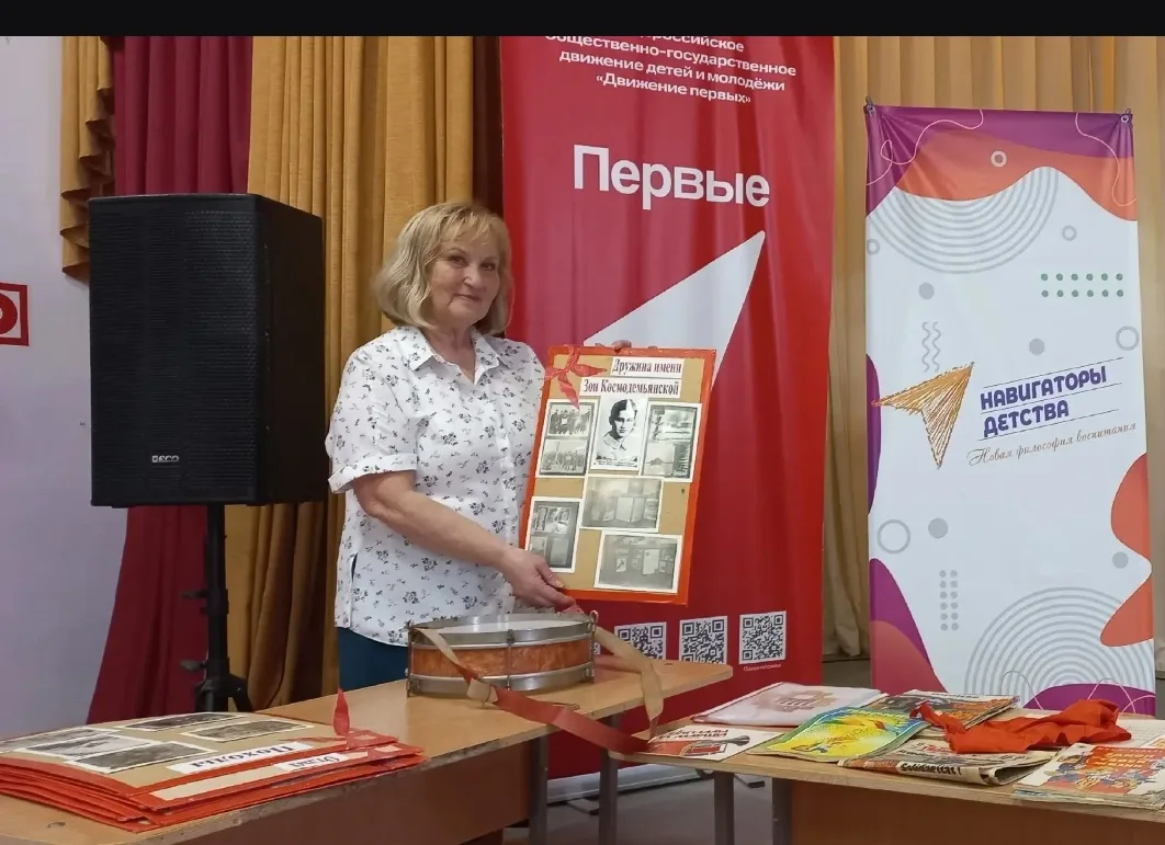 Участники Движения Первых и Орлята России в рамках всероссийской акции «Вместе в будущее» совместно 