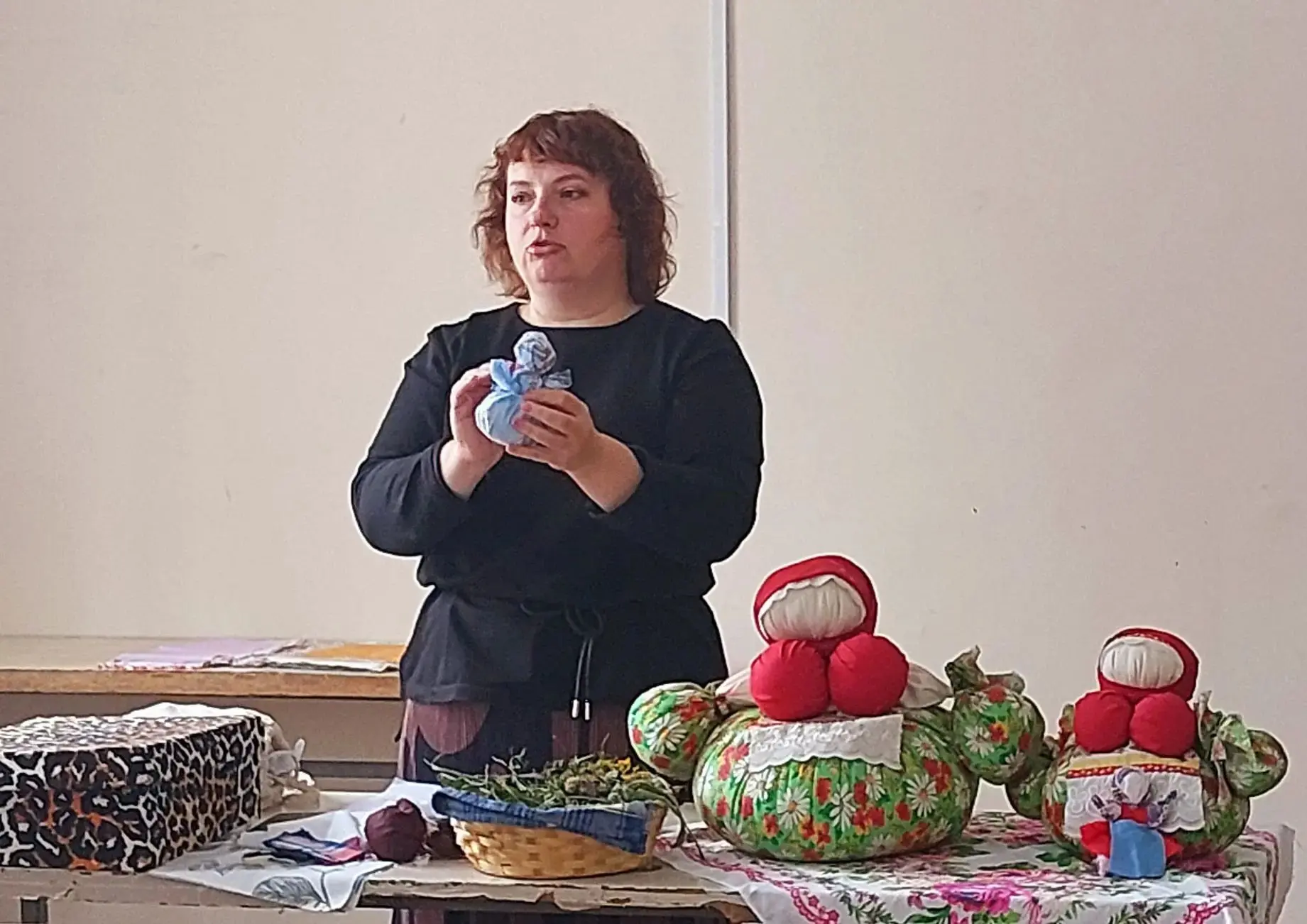 «Игрушка, которую нельзя купить» мастер-класс по изготовлению куклы-травницы.
Самый лучший способ по