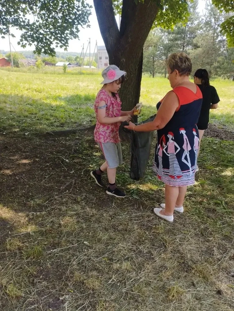 🌞 День в пришкольном лагере «Солнышко»: море открытий и творчества!🌞

🎖️Сегодняшний день в нашем 