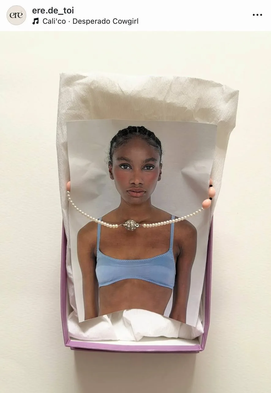 Inspo для ваших креативных фотографий от бренда ere.de_toi. Сразу захотелось повторить :)
