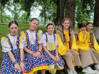 "Наши таланты. Итоговый концерт"
 
В летнем оздоровительном лагере и лагере труда и отдыха Крапивинс