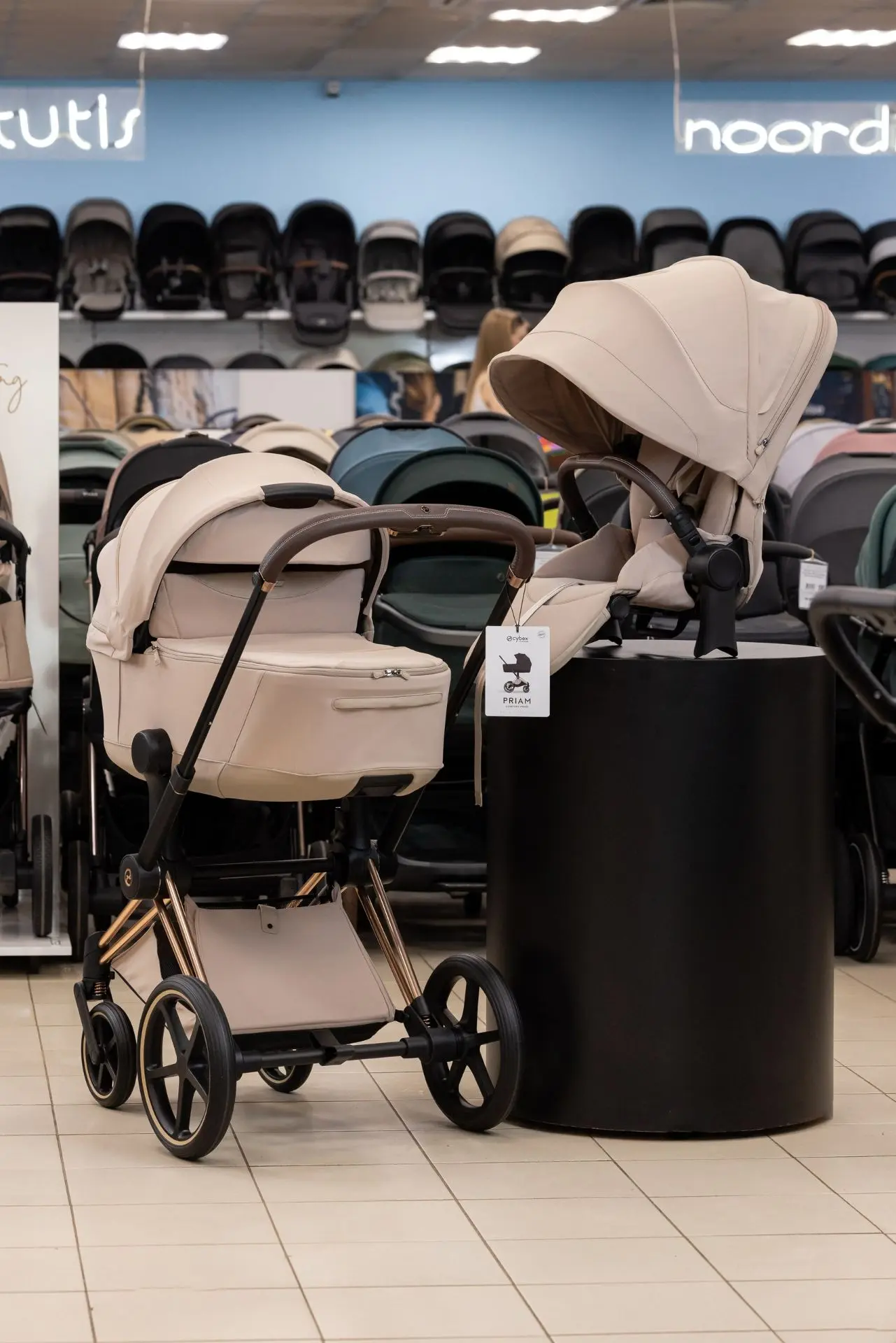 Новая Cybex Priam V Rosegold Style Collection 2 в 1 в цвете Cozy Beige😍

✨ Самая ожидаемая новинка 