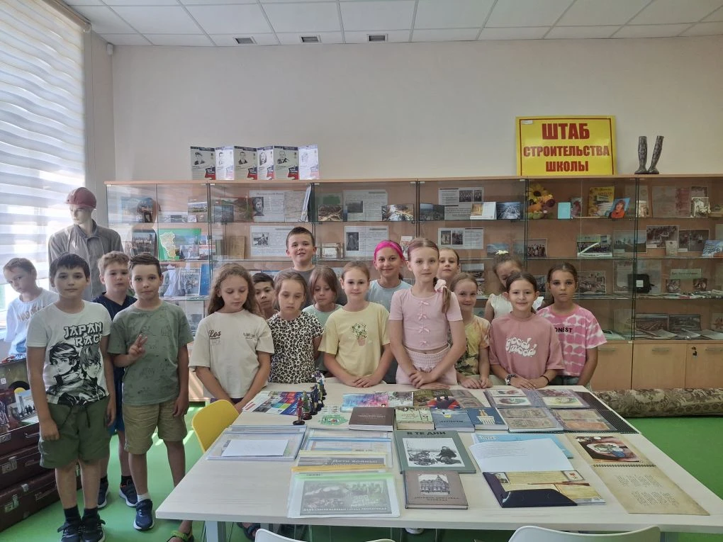 🏛 Ребята 9 отряда сегодня побывали в  школьном музее на экскурсии "Школьные годы чудесные..." и узн