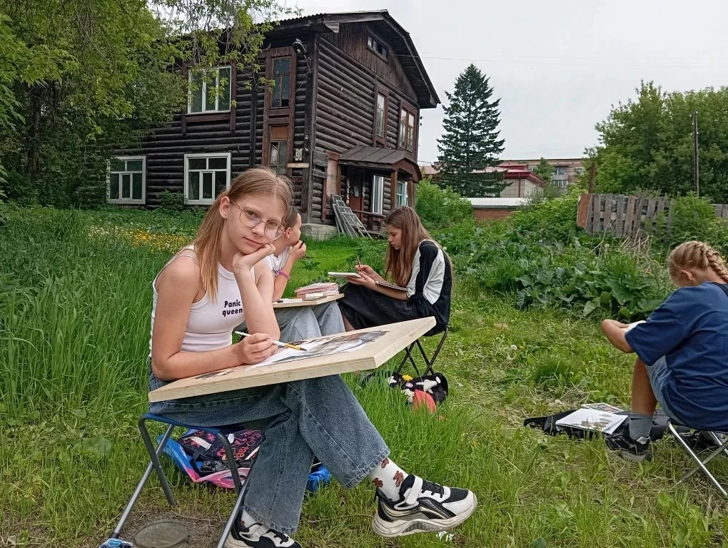 Пленэр подошёл к концу, но впечатления останутся с нами надолго! 🖼️

Наши ученики с огромным удовол