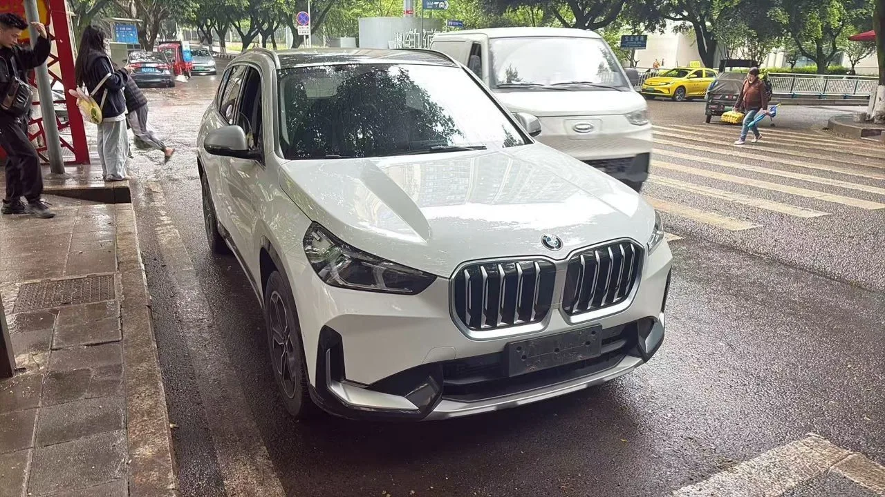 🚘 BMW X1 | 2024
⚙️ Двигатель: 1.5Т л, бензин
🛞 Привод: передний (2WD)
🚗 Пробег: 25000

📍 Местопо