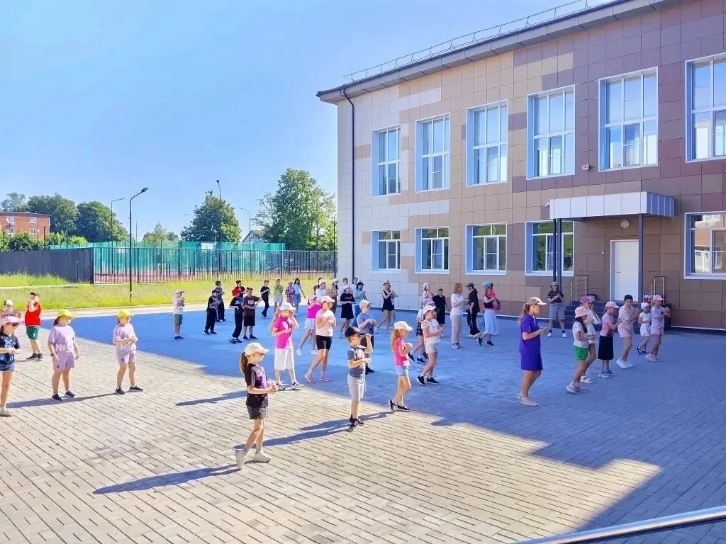 8 июня в пришкольном лагере «Планета знаний» прошёл под знаком патриотизма, творчества и новых откры
