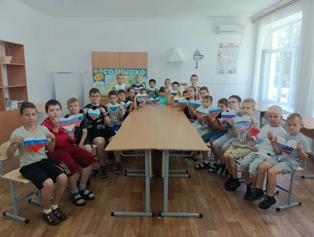 Готовы к самому яркому событию лета? ☀️

Сегодня школа открыла свои двери для нашего летнего лагеря!