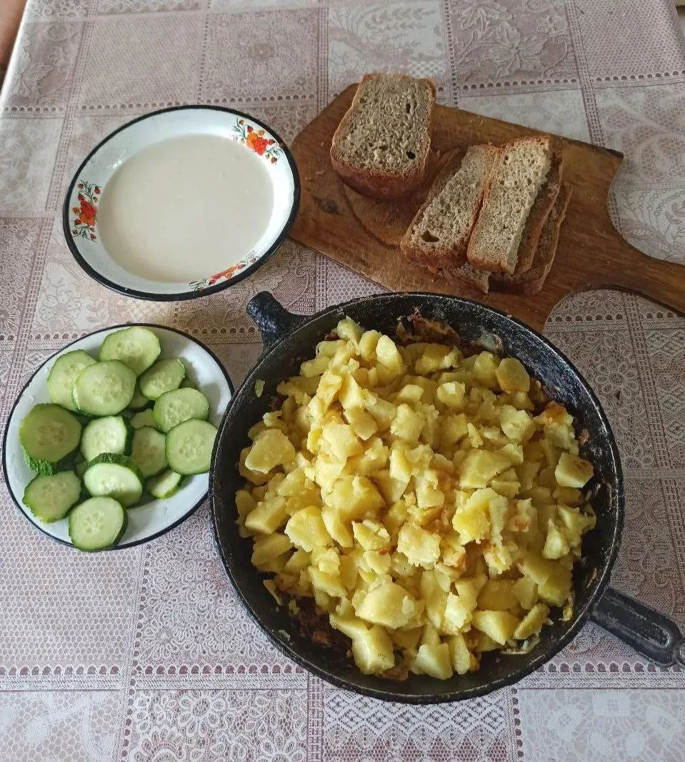 Ох, и вкуснотища…👌 Чего больше захотелось?)

🏡 Деревенский уют