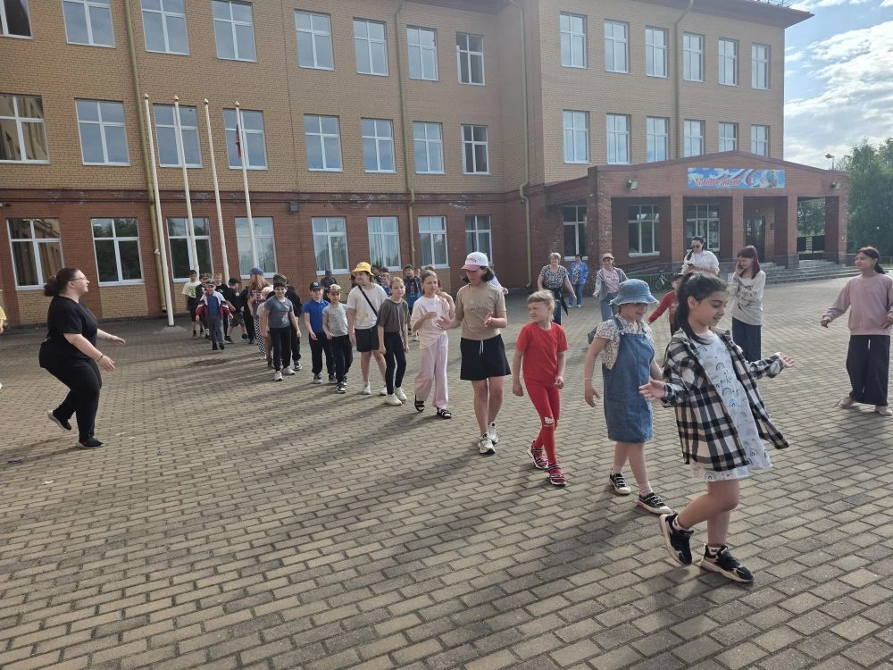 🌟Наш пришкольный лагерь продолжает свою работу! 💞 Погода очень хорошая! 🌞🌞🌞 Наше утро началось 