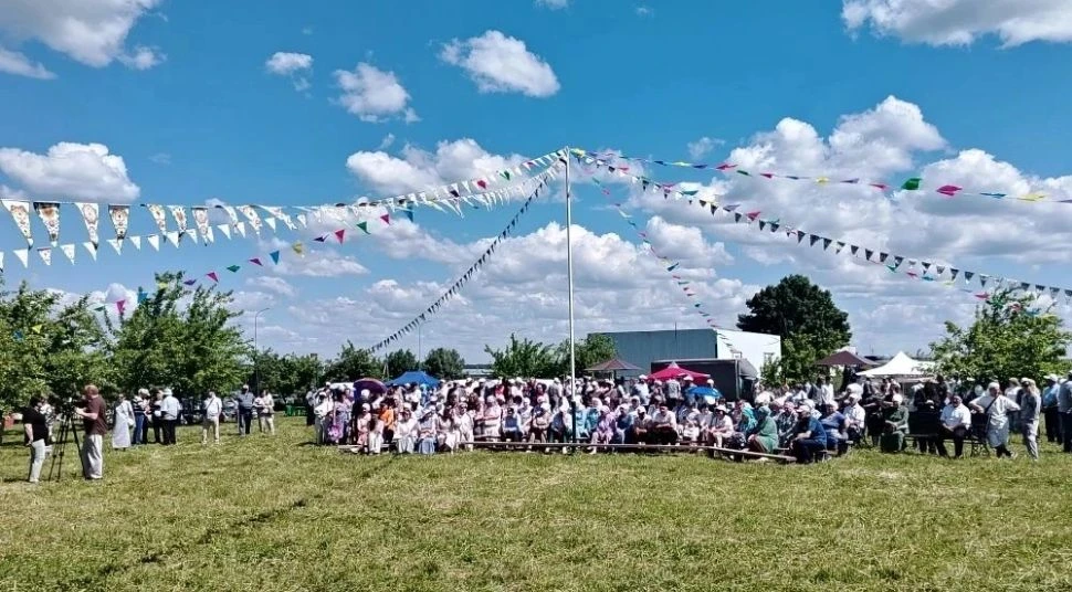 2026 елның 12 июнендә безнең авылда гөрләтеп Авыл көне узды! 🎉
Бәйрәм кунаклары өчен безнең укытучы