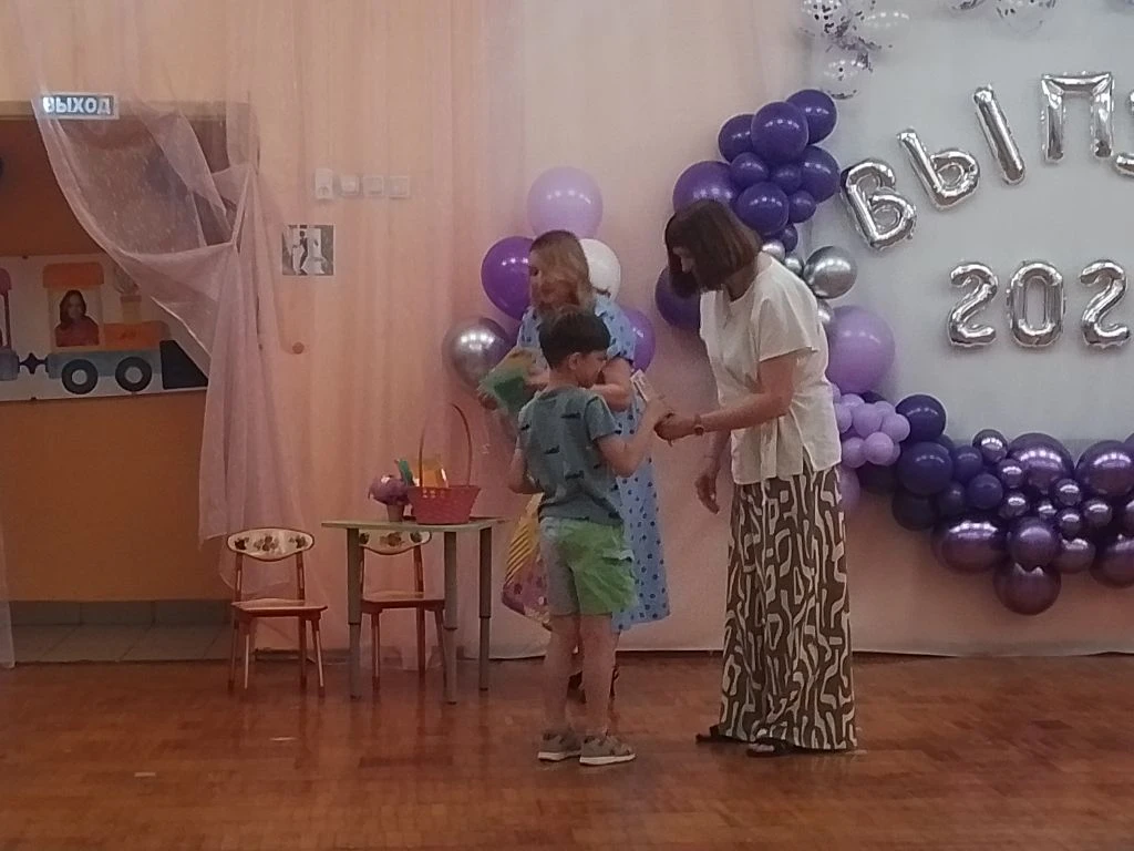 Этот день. Эти эмоции. Навсегда в сердце. 💔✨

Сегодня воздух звенит от музыки, смеха и... тихих-тих