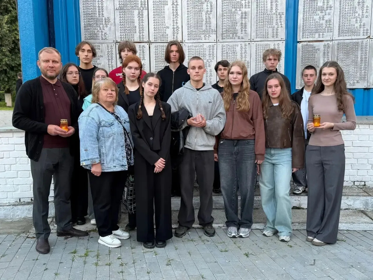 ДЕНЬ ПАМЯТИ И СКОРБИ

🕯️22 июня, в День памяти и скорби, обучающиеся 10 класса нашей школы приняли 