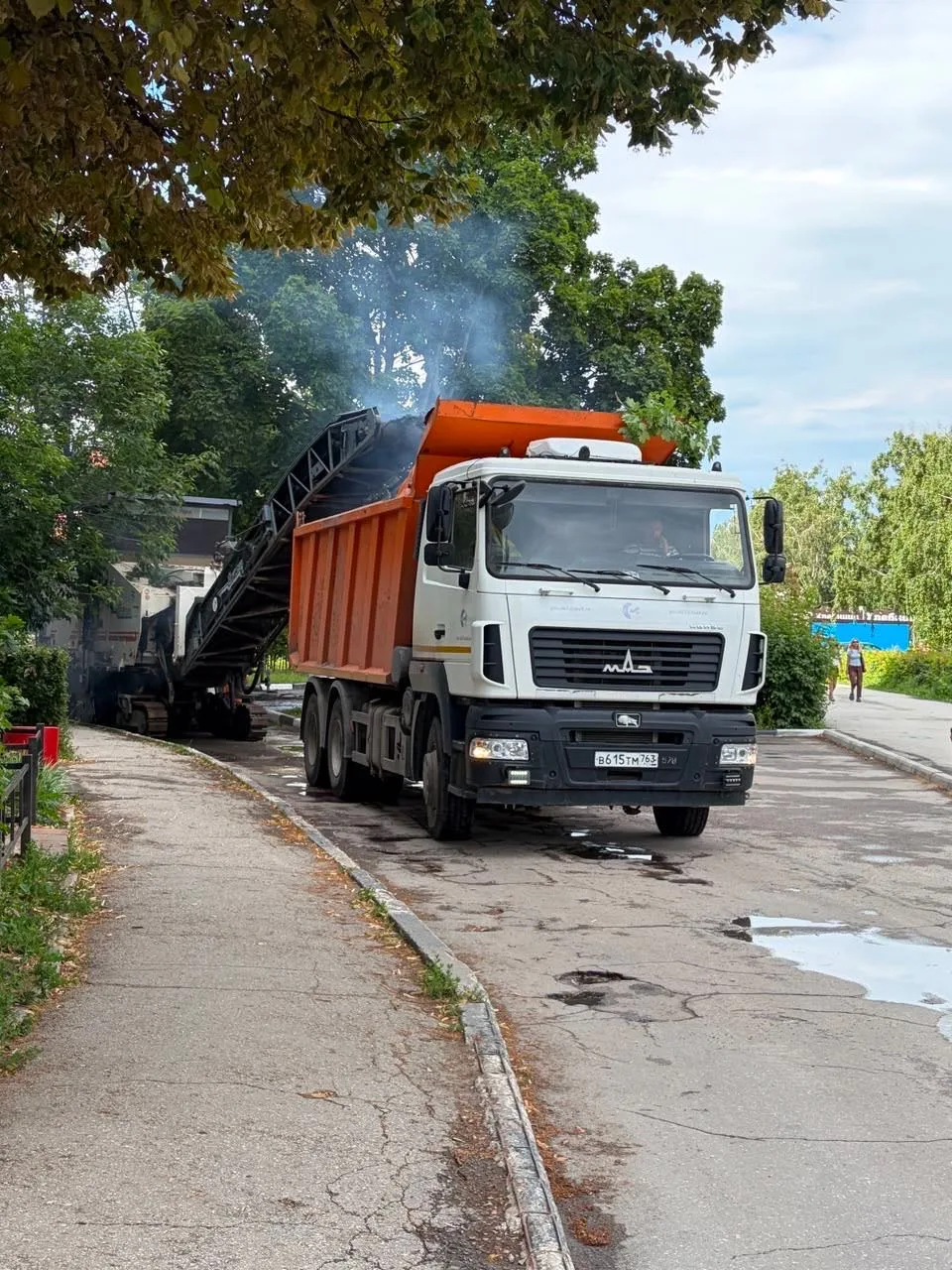В 12 квартале начинаются работы по благоустройству
Прямо сейчас проходят работы по замене асфальтово