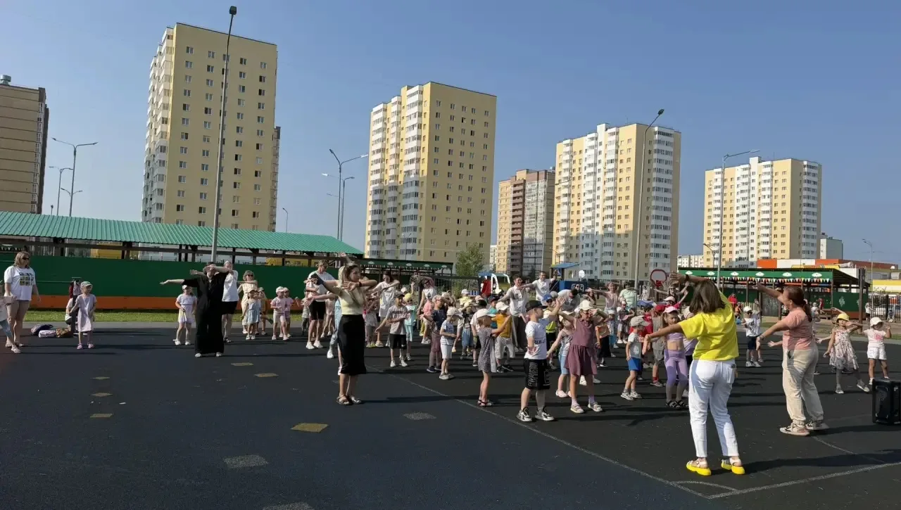 День семьи, любви и верности!
В детском саду прошли мероприятия, посвящённые Дню семьи, любви и верн