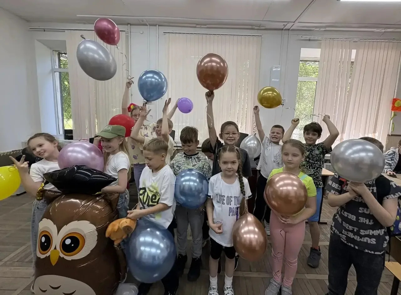 Эстафета весёлых стартов в «Автогородке» торжественно открыла площадку «Синемания» 🎉 🎪 

Весёлая э