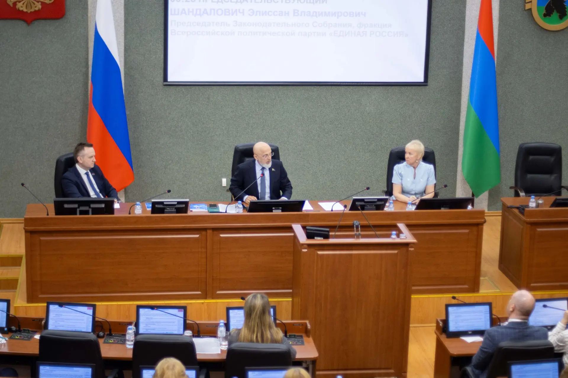 Парламент Карелии предложил повысить зарплаты специалистов по соцработе в больницах и поликлиниках
 