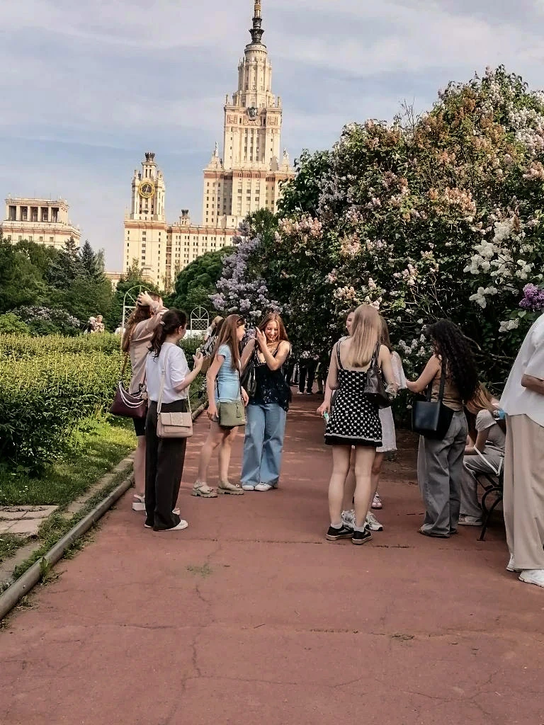 🌿 Весенняя сказка в Ботаническом саду МГУ 🌿 

21 мая студенты и преподаватели факультета естествен