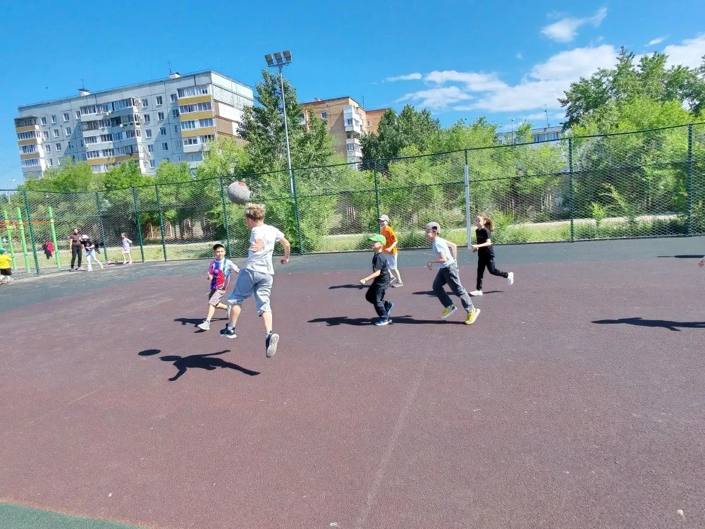 Лето с футбольным мячом продолжается!
В летнем  лагере дневного пребывания "Город мастеров" азарт и 