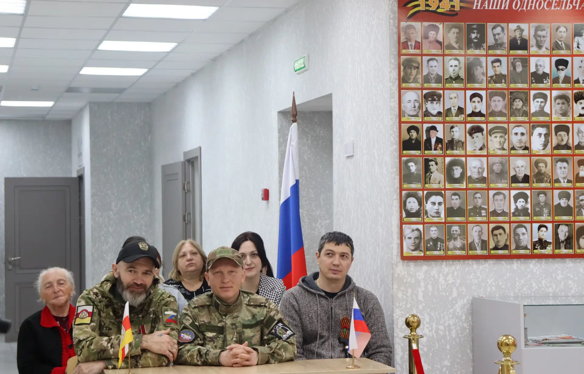 В  Фарне состоялось торжественное открытие школьного музея боевой славы. Как и полагается любому офи