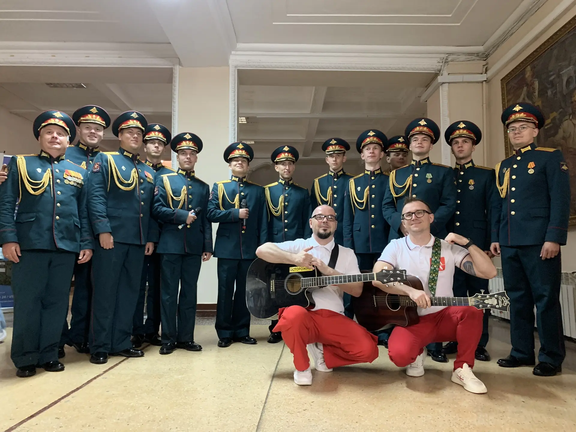 🎉 Дорогие екатеринбуржцы и гости города! 🎉

Группа «Лампасы» закрывает сцену «Гордость» у Дома офи