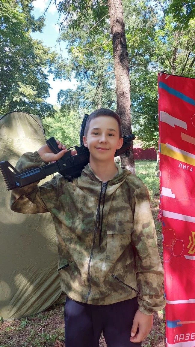 🔫🪖Приготовиться к «бою»👫
На базе отрадоольгинской школы прошли занятия по лазертагу. В них принял