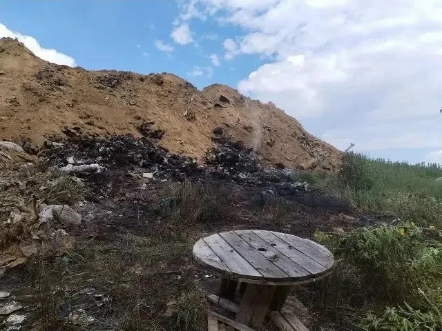 Диверсия, хулиганство или халатность? Из-за чего вспыхнул пожар на мусорном полигоне?

На мусорном п