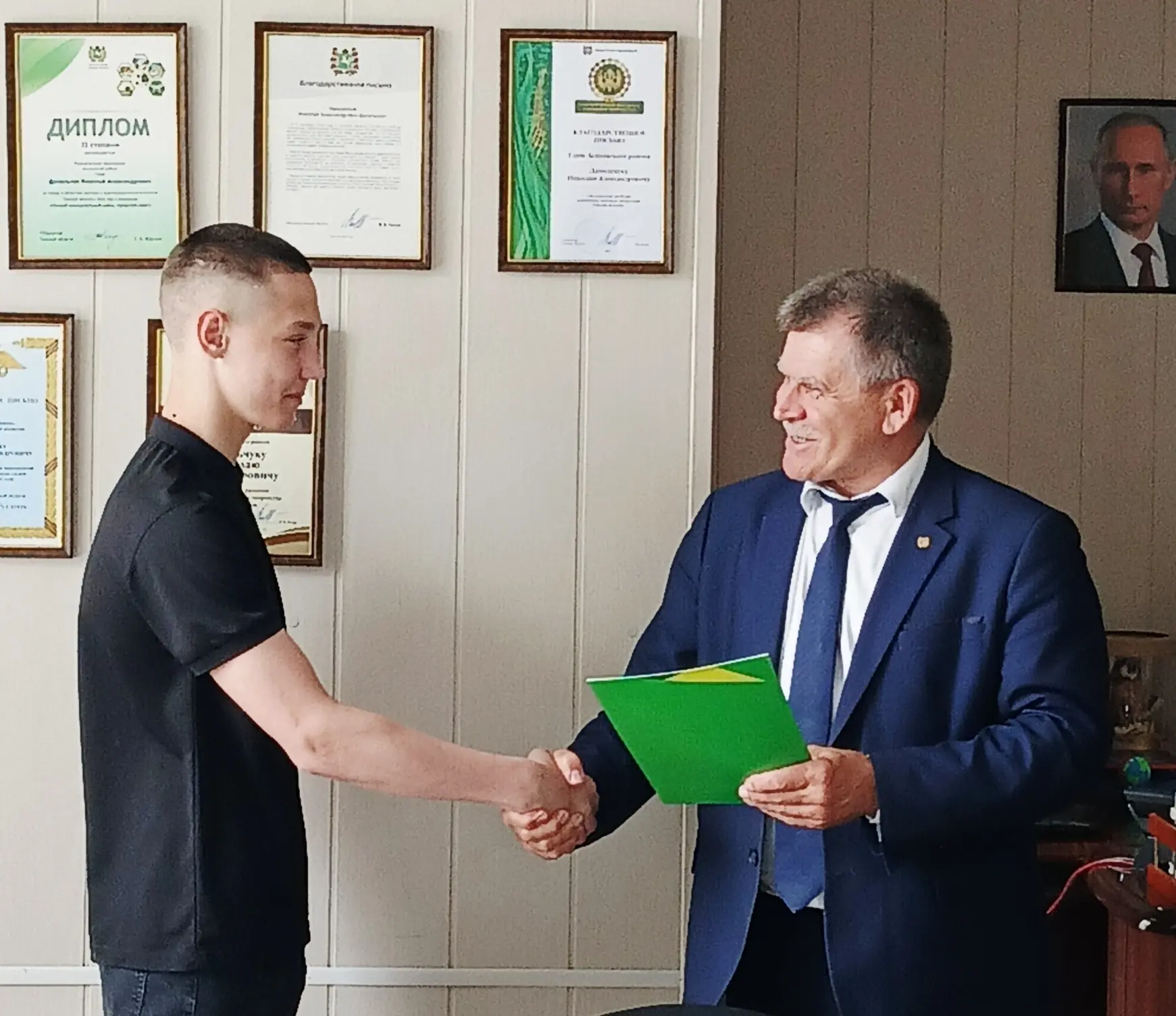 Сегодня Глава Асиновского  района Николай Александрович  Данильчук встретился в неформальной обстано