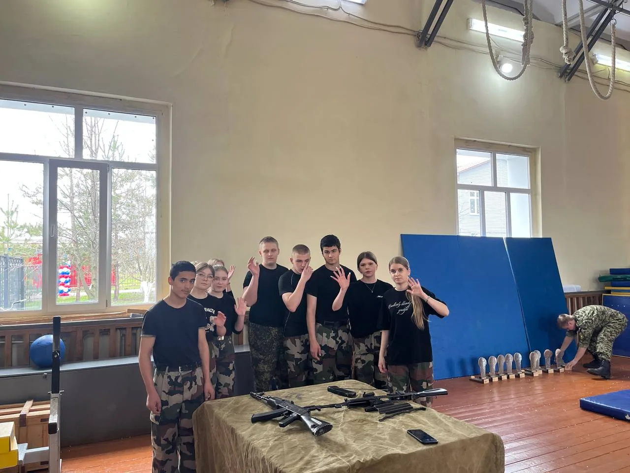 🚀 Сегодня наша старшая категория смело сражалась на Зарнице 2.0! 🏆
Наши ребята показали себя с луч