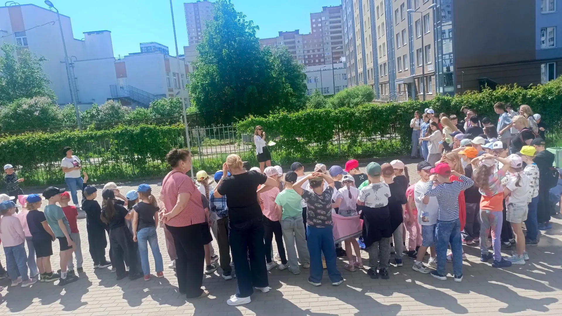 «Олимпийские игры»
В этот замечательный солнечный день на территории нашего лагеря «Дискавери» состо