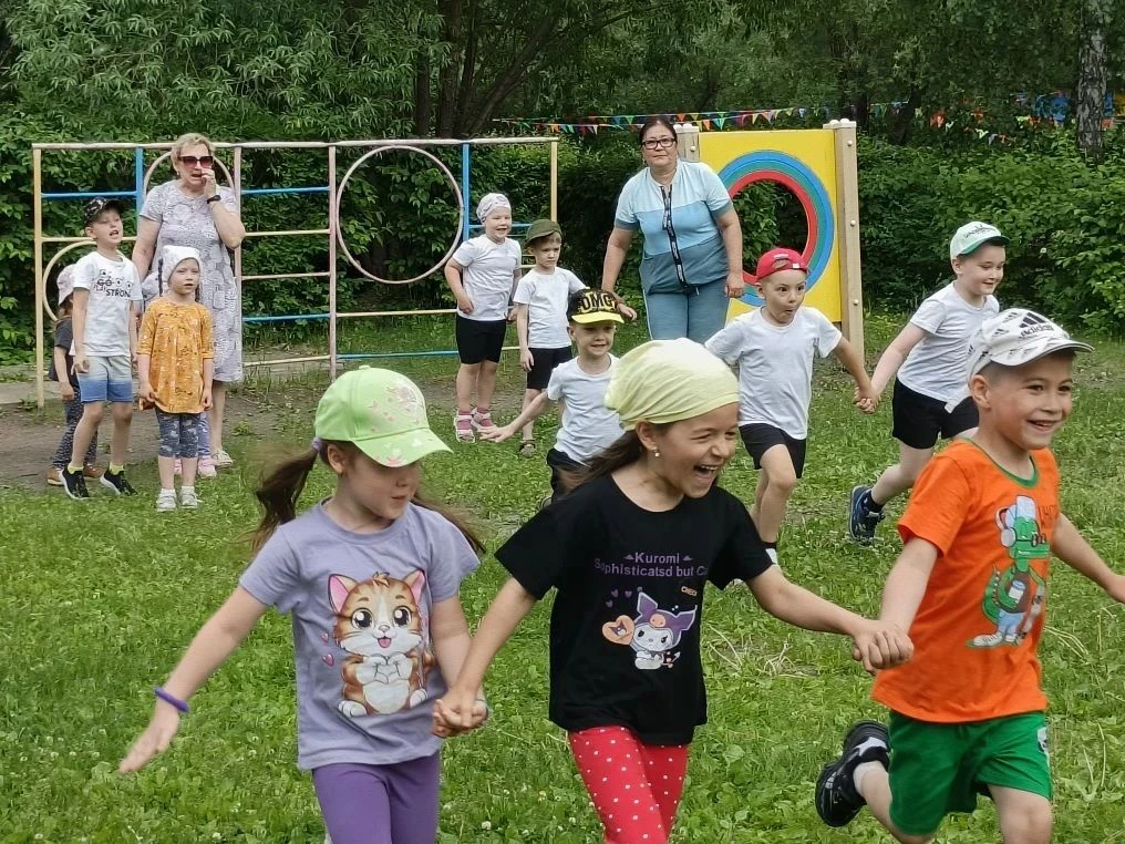 💥 Пусть детство будет счастливым: отмечаем День защиты детей
🌻 Международный день защиты детей — п