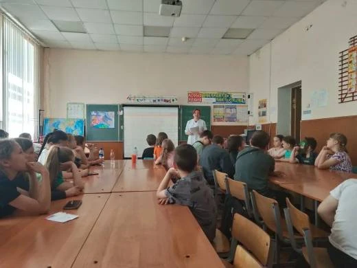Вот и подошел к концу ещё один день лагерной смены. Сделав с утра бодрую зарядку и подкрепившись зав