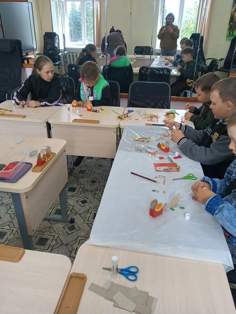 🧸 Творчество и память: 18-й день в лагере «Первые»

🌷Сегодняшний день у наших ребят получился очен