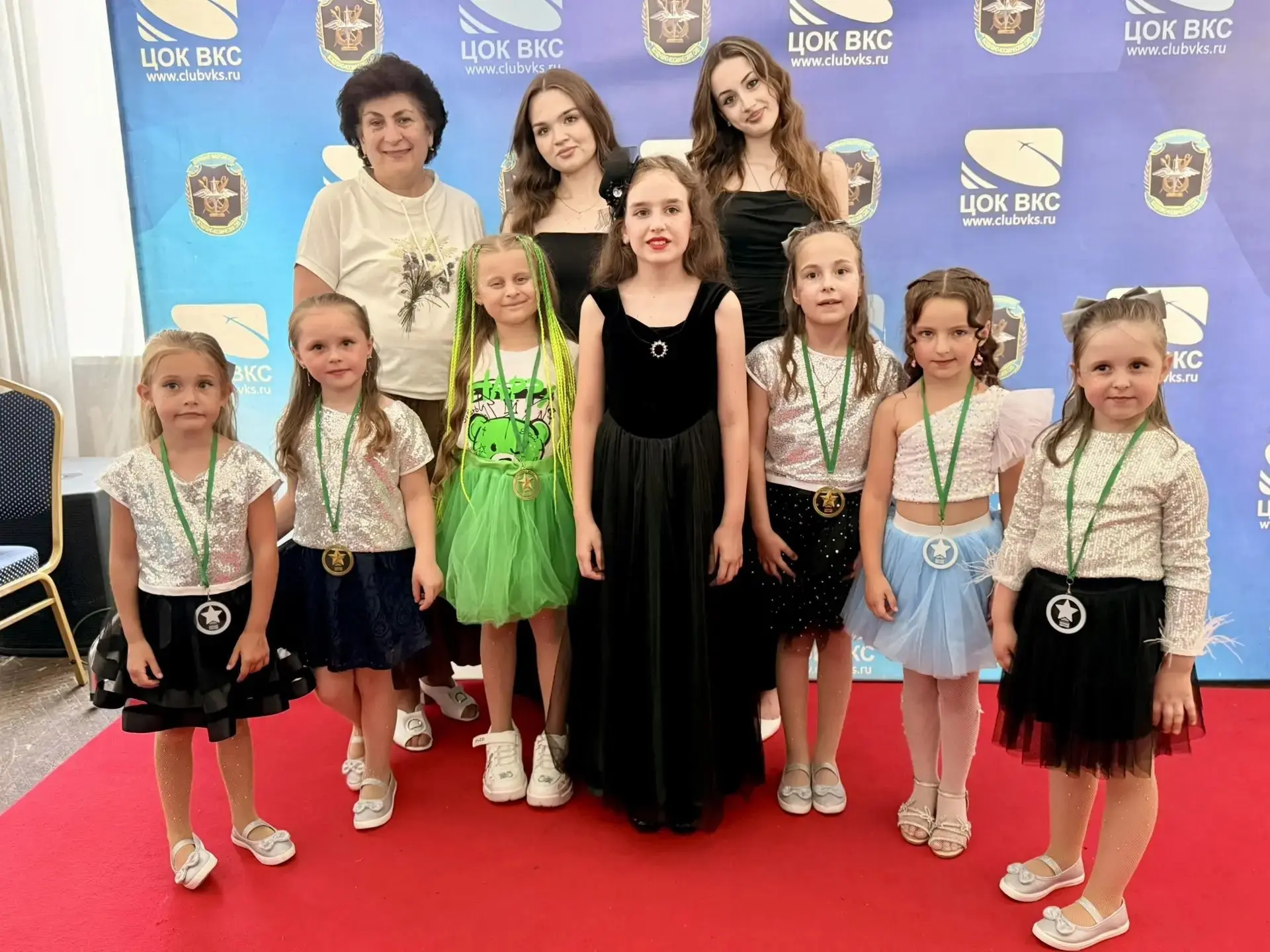 Они лучшие!

Ворсинский самодеятельный вокальный коллектив «Улыбка» вернулся со Всероссийского конку