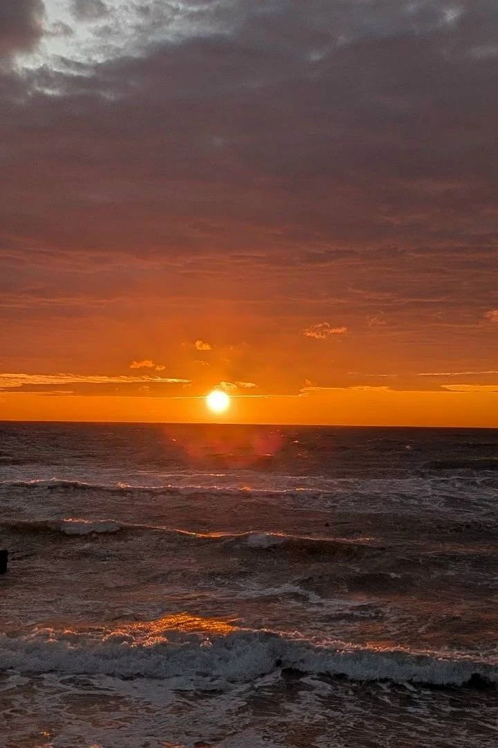Цвет этого вечера — ярко-оранжевый🧡🌅 

Спокойной ночи, Зеленоградск! 

Читайте НАС: 📲MAX 📱Вконта