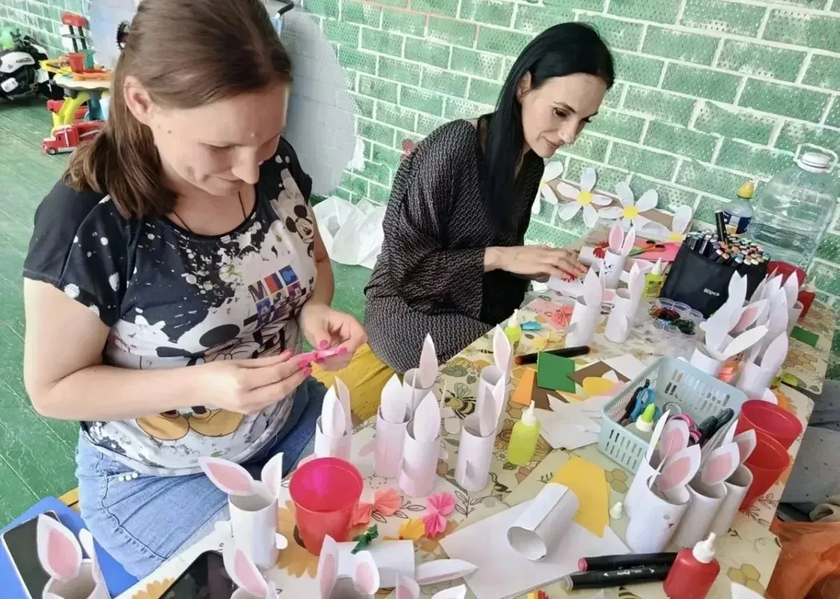 Зайчата в гостях: как создавали уют для группы

В детском саду №9, в группе «Зайчата», состоялся душ