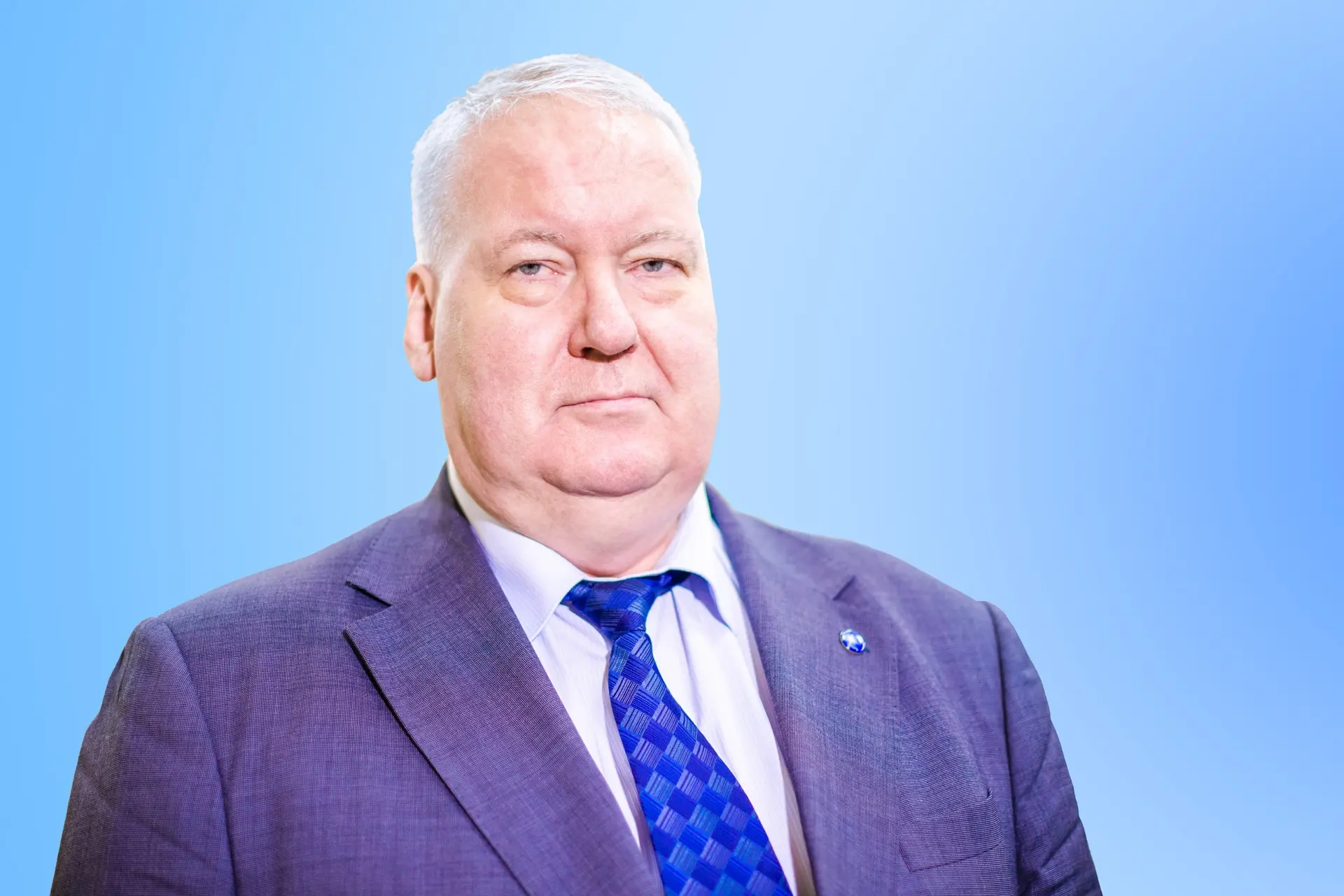 Ректор ПетрГУ Анатолий Воронин поздравляет с Днем России:

«Уважаемые преподаватели и сотрудники, ст