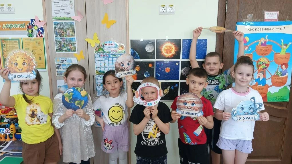 Старшая группа покорила космос! 🌠
Лозунг недели: «Он сказал: „Поехали!“» 🗣️🚀
Под руководством вос